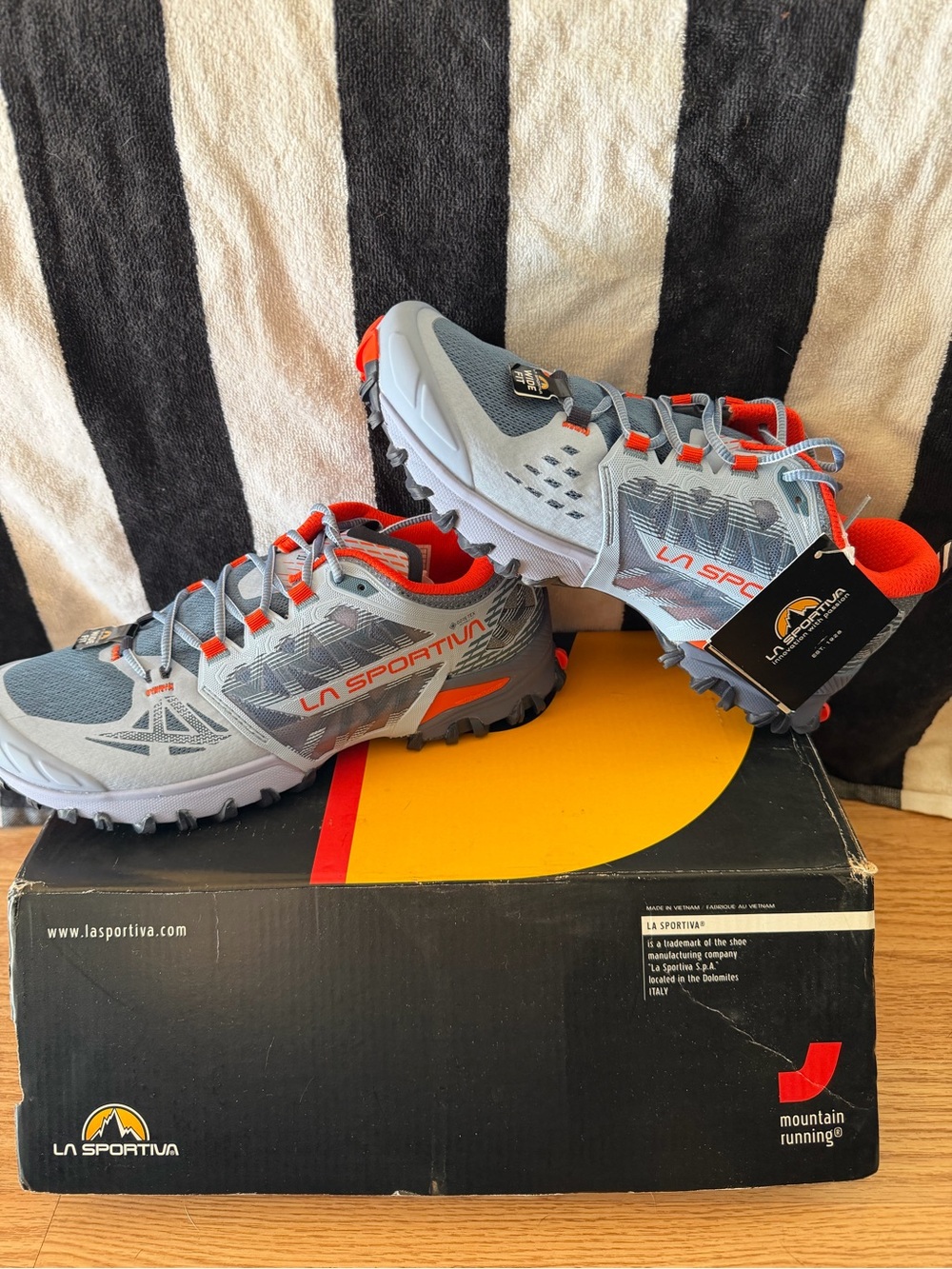 NWT! La Sportiva Women’s Grey & Orange Trail Running Shoes
